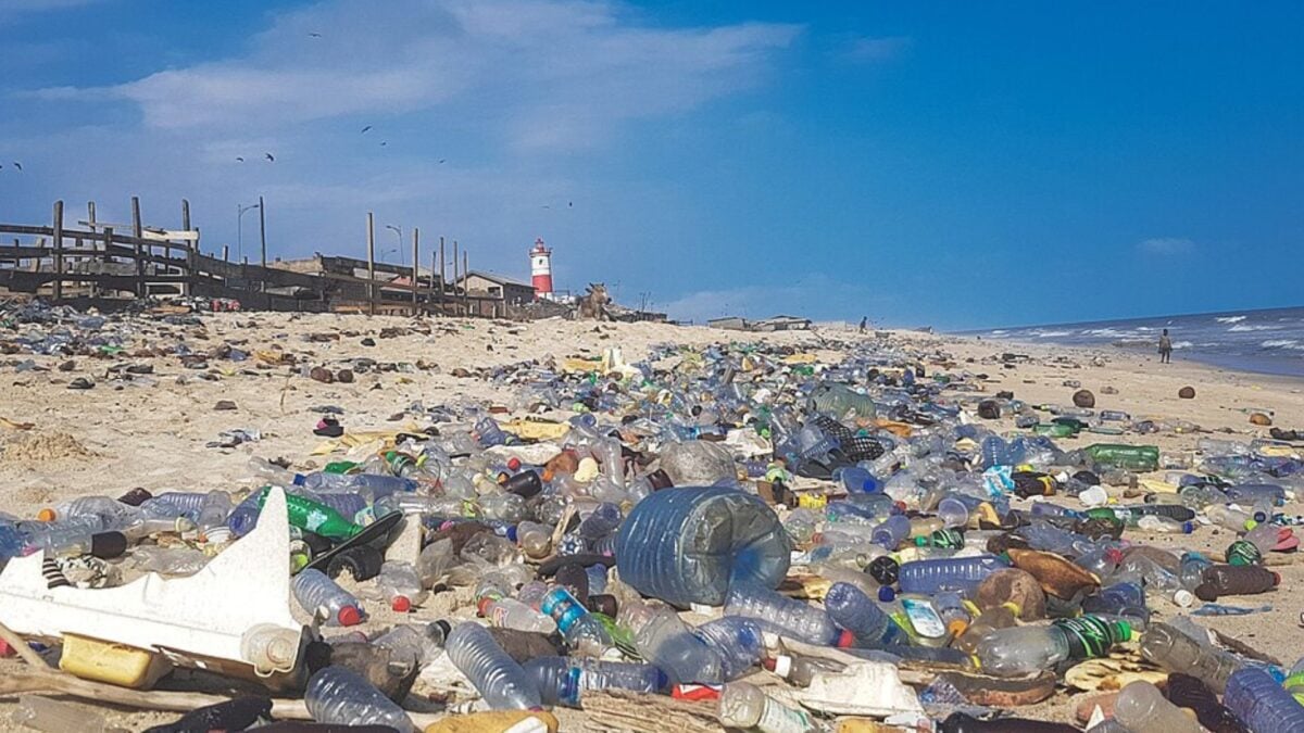 We'll Be Dumping a Garbage Truck of Plastic Every Second by 2040, Report Warns