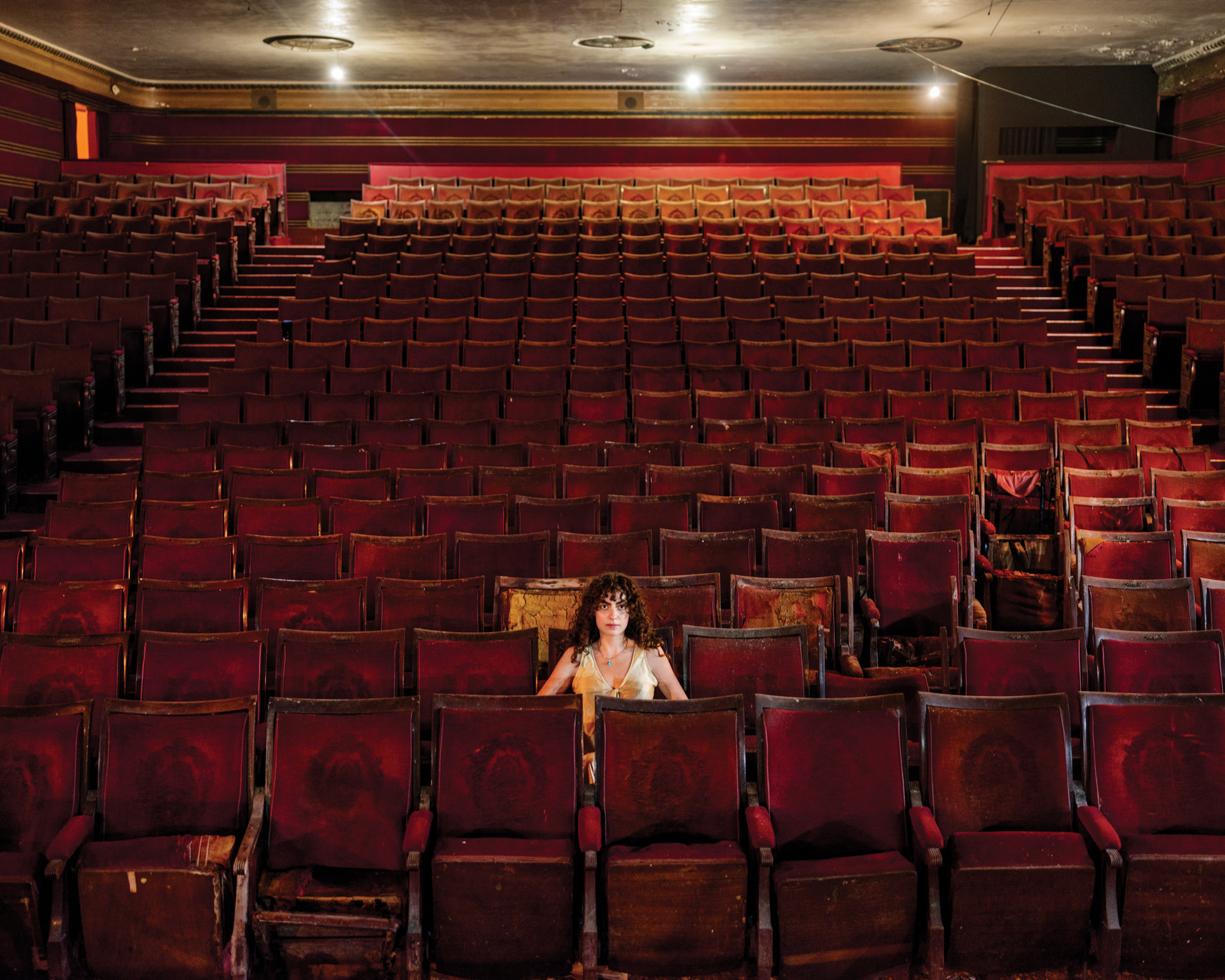 Rhea S., Piccadilly Theater, Beirut, Lebanon, 2021. (Homage to Fouad El Khoury)