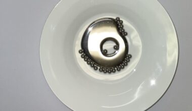 Newly Discovered 'Hybrid' Phase of Matter Blurs the Line Between Solid and Liquid