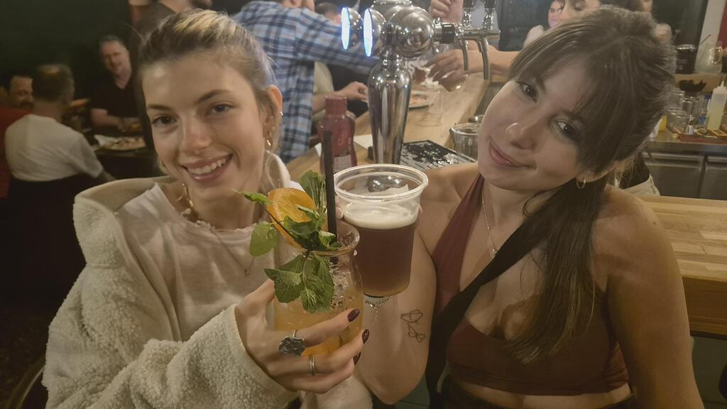 אופק ושקד - החלו השנה את לימודי התקשורת