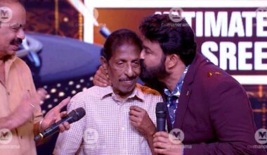Sreenivasan with Sathyan Anthikad and Mohanlal at Mazhavil Manorama Entertainment Awards. File Photo: Manorama