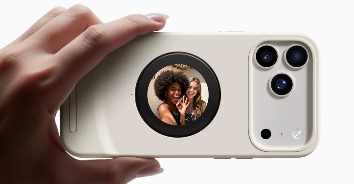 Snap rear camera selfies using this iPhone’s case’s second screen.