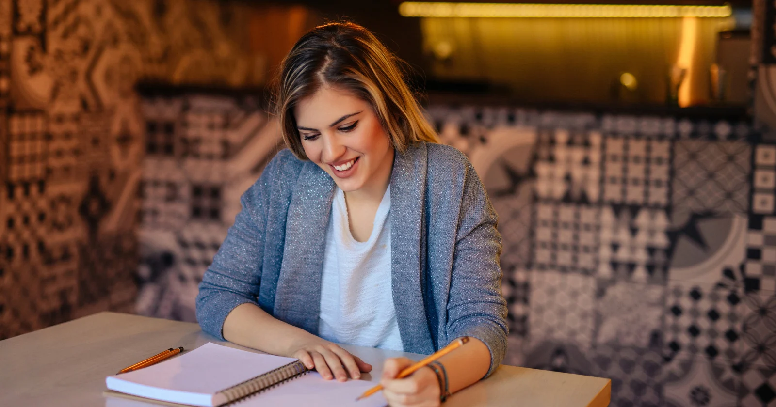 10 signs someone is financially well-off, even if they try not to show it