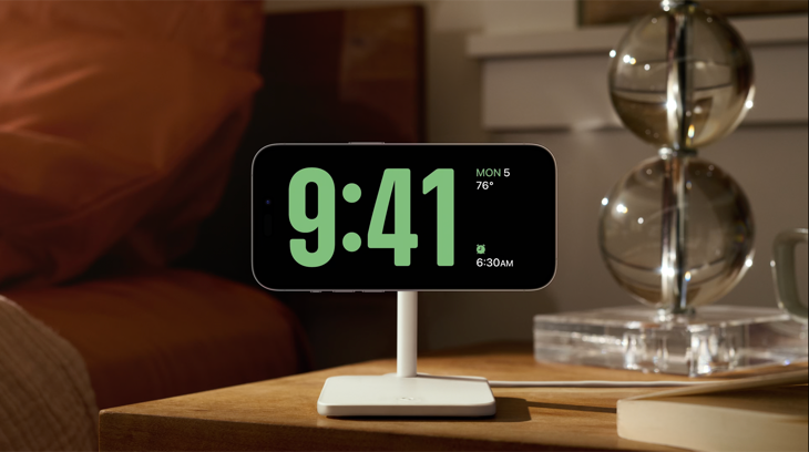 StandBy view in iOS 17 on an iPhone 14 Pro