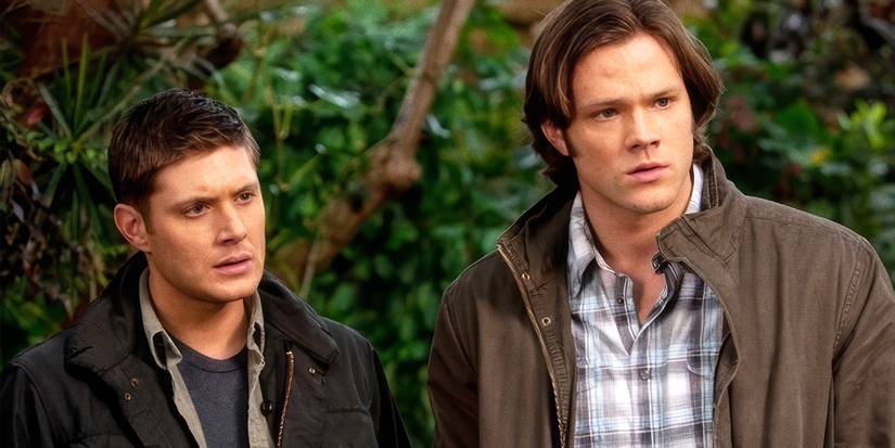 Dean (Jensen Ackles) and Sam Winchester (Jared Padalecki) look confused in Supernatural.
