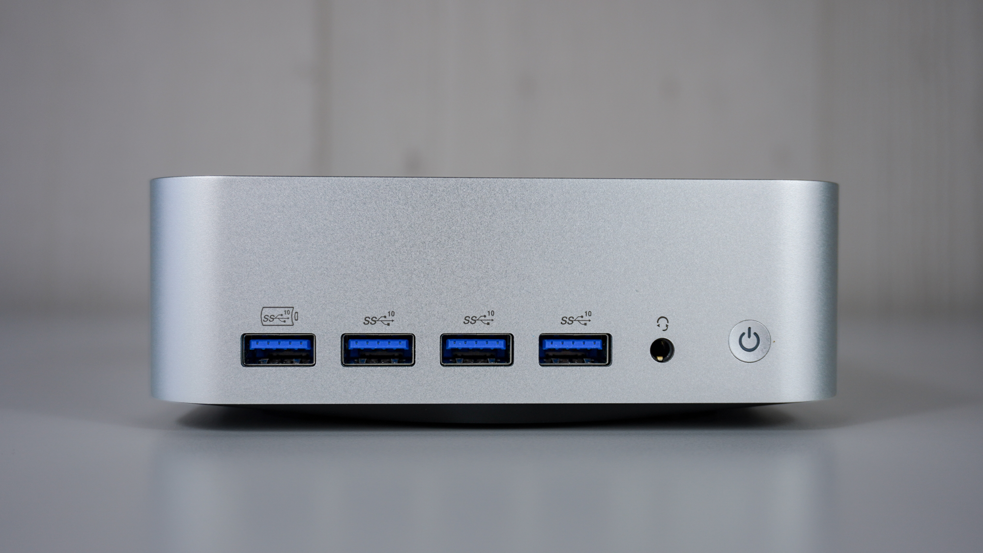 The front ports of the Geekom A9 Max