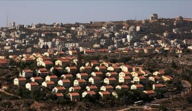 Israel approves plan to legalize 19 West Bank settlements