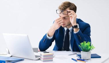 One real reason AI isn't delivering: Meatbags in manglement - theregister.com