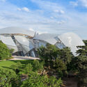 Tracing Frank Gehry’s Architectural Legacy Through His Most Influential Works - Image 4 of 13