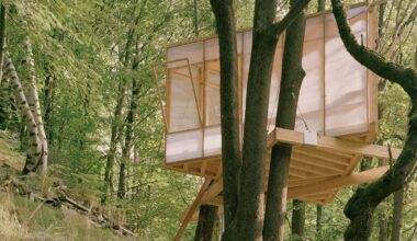 Self-Built Treehouse Writing Studio Nestles Among Swiss Valley Oaks