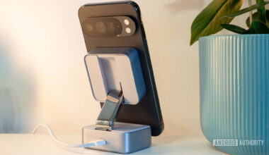 ugreen qi2 25w charger 3 in 1 stand 5