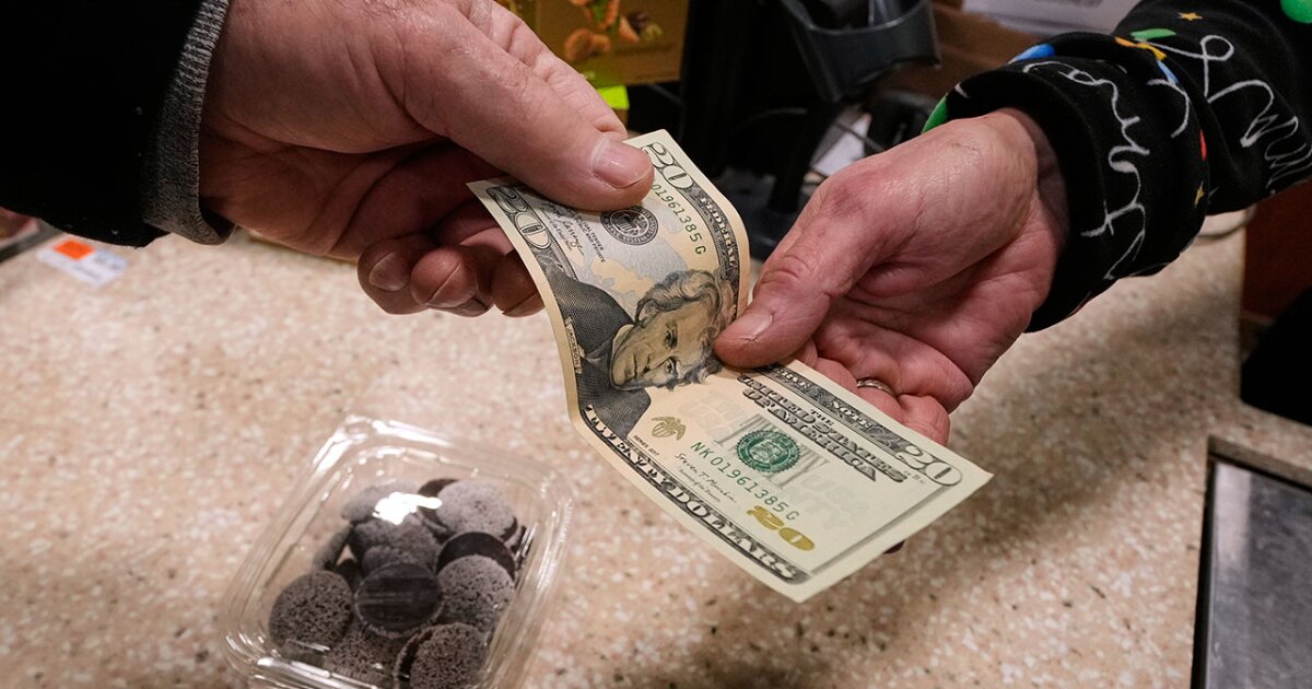 Trillion-dollar holiday shopping season comes with credit card caution