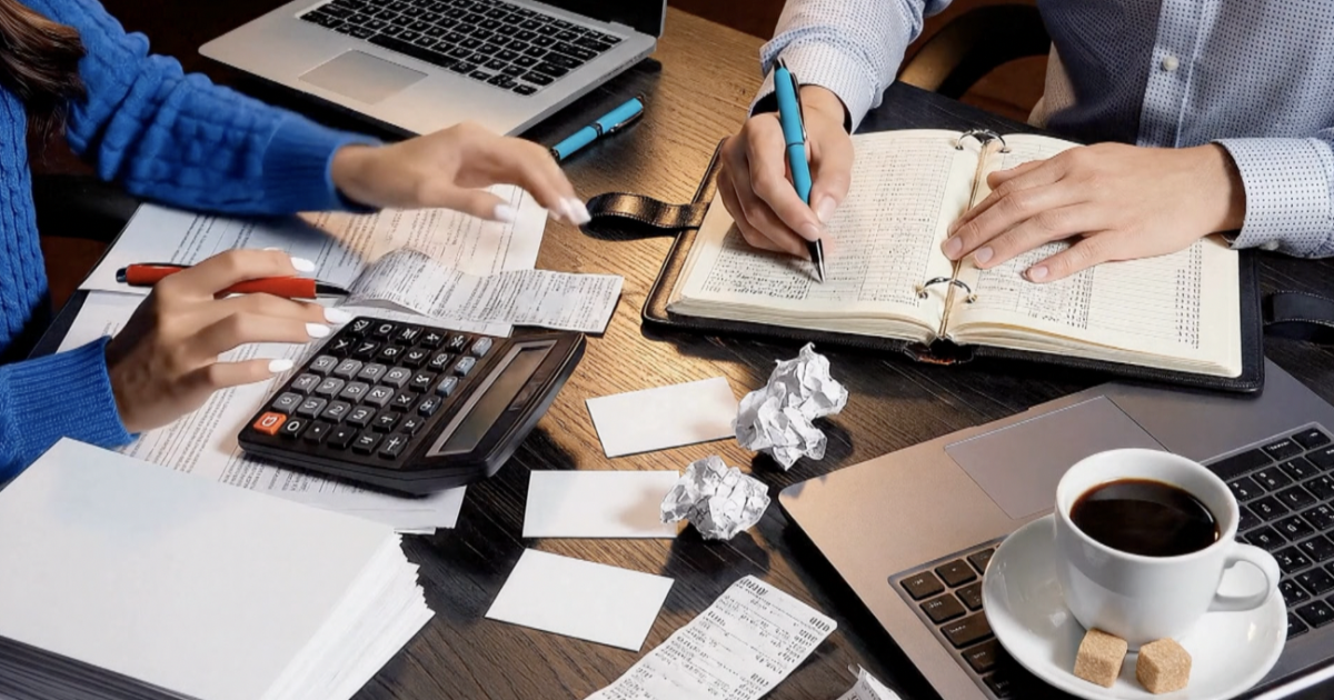 Beat 'holiday debt hangover' before 2026 with these simple financial strategies