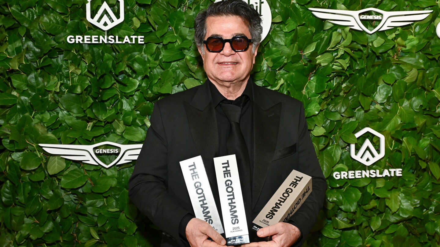 Iran sentences acclaimed director Jafar Panahi to prison as he wins awards in New York