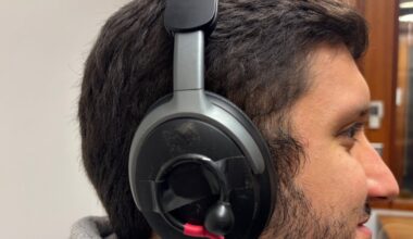Smart headphones use AI to follow conversations in noisy rooms