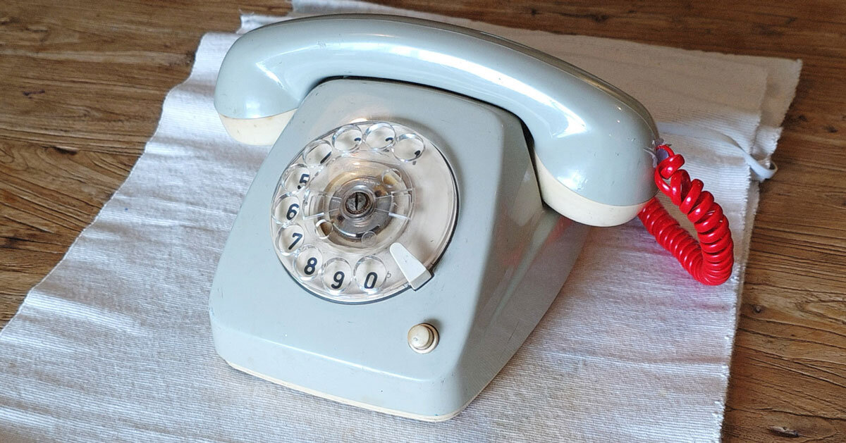 rotary telephone turns into analog-digital music player and AI voice chat