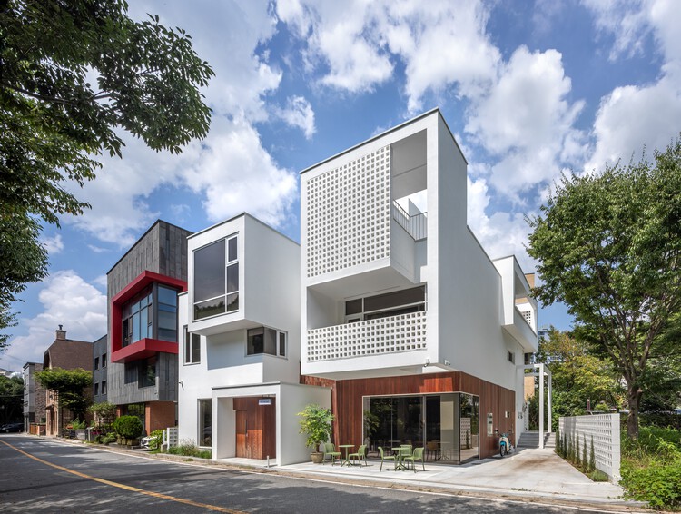 White Brick House / PLAN Architects office - Exterior Photography, Balcony