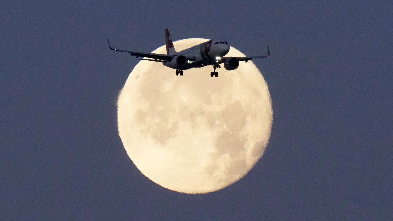 Airbus cuts 2025 delivery target due to A320 fuselage panel issue