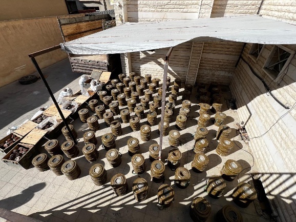 Weapons found near al-Jabah (Telegram channel of the Syrian ministry of interior, December 2, 2025)