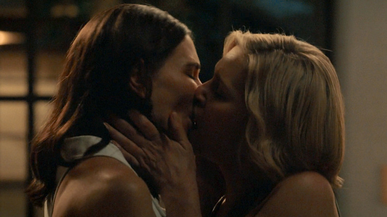 Pluribus Carol Zosia Kiss Episode 8