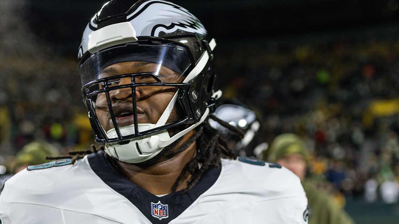 Jalen Carter is officially active vs. Bills