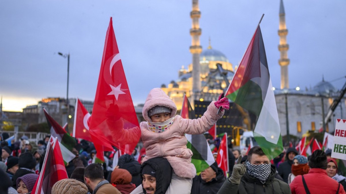 Hundreds of thousands march in Istanbul in solidarity with Gaza | Israel-Palestine conflict News