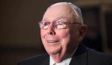 Charlie Munger Said People Back In The Day Weren't 'Unhappy' Despite Poverty – 'Amazing How Poor Everybody Was'