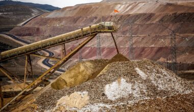 Stocks making the biggest moves midday: NEM, AAPL, SNDK, DECK