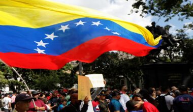 Venezuela's billions in distressed debt: Who is in line to collect? - CNBC