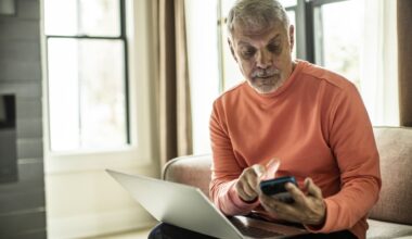 Older workers could use 401(k) money to buy annuities: bipartisan bill