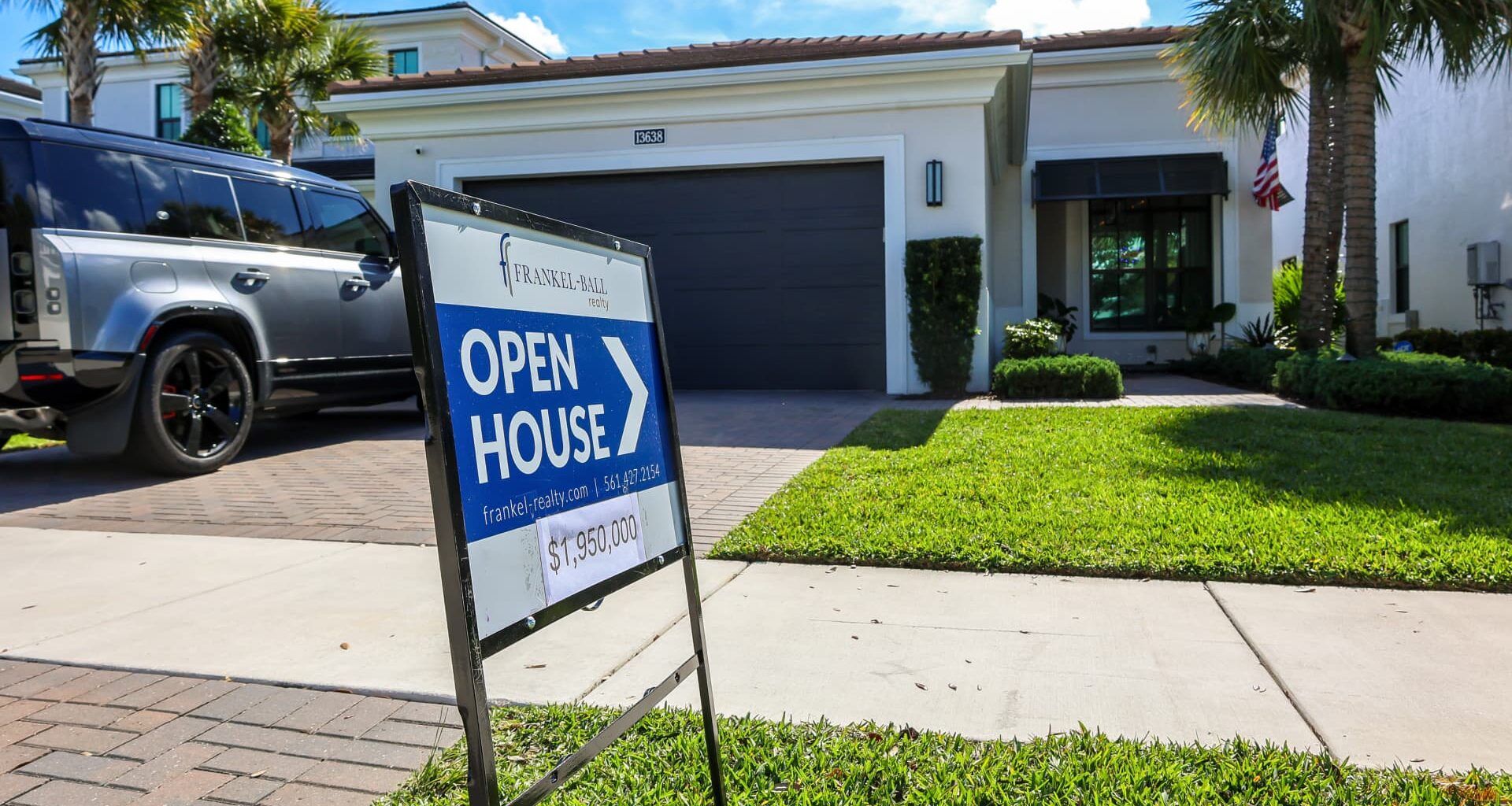 Pending home sales drop sharply in December