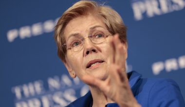 Elizabeth Warren warns of crypto risks in 401(k)s—what investing pros say
