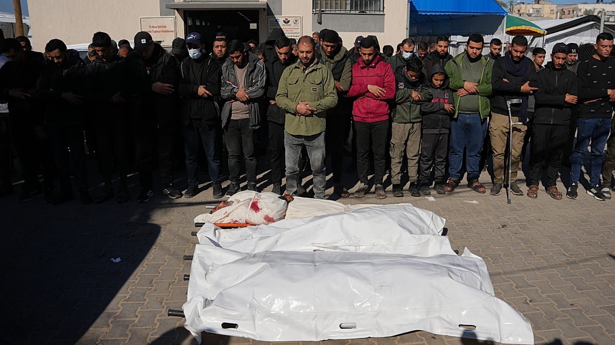 Video. Gaza air strike by Israel kills Hamas commander and four others