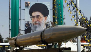 Iran warns Qatar and Saudi Arabia it will strike US targets if attacked, expert says