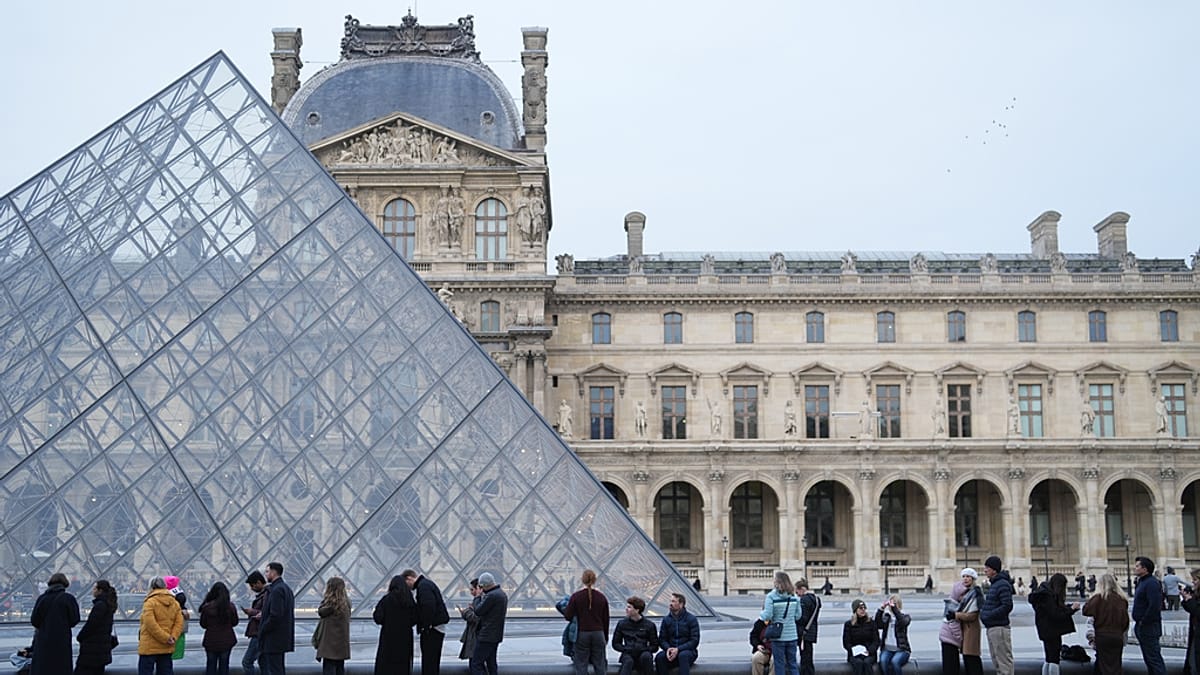 Louvre museum to charge non-Europeans more: Here are the tourist attractions using dual pricing