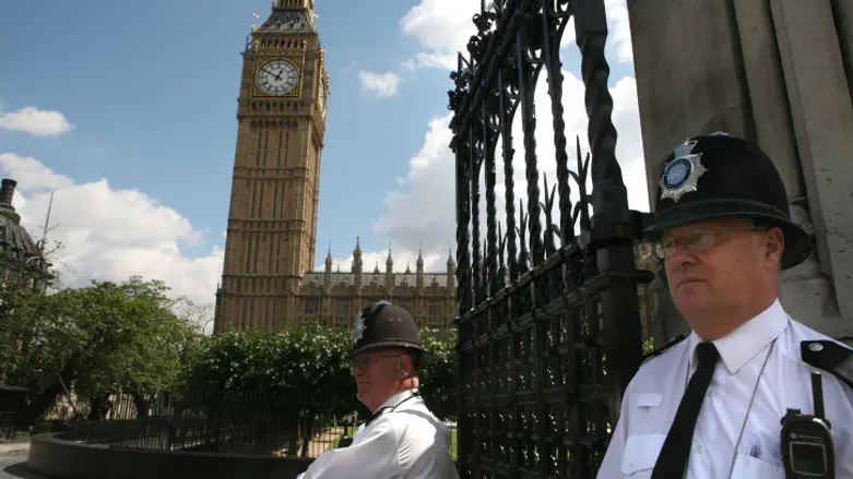 America is considering asylum for British Jews!