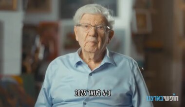 Aharon Barak at left-wing protest: Democracy is in danger