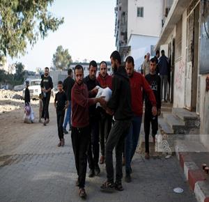 Two Palestinians killed in Israeli attacks in Gaza, in breach of ceasefire