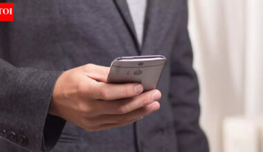 Hack of the day: Stop apps from using your phone’s camera or mic secretly