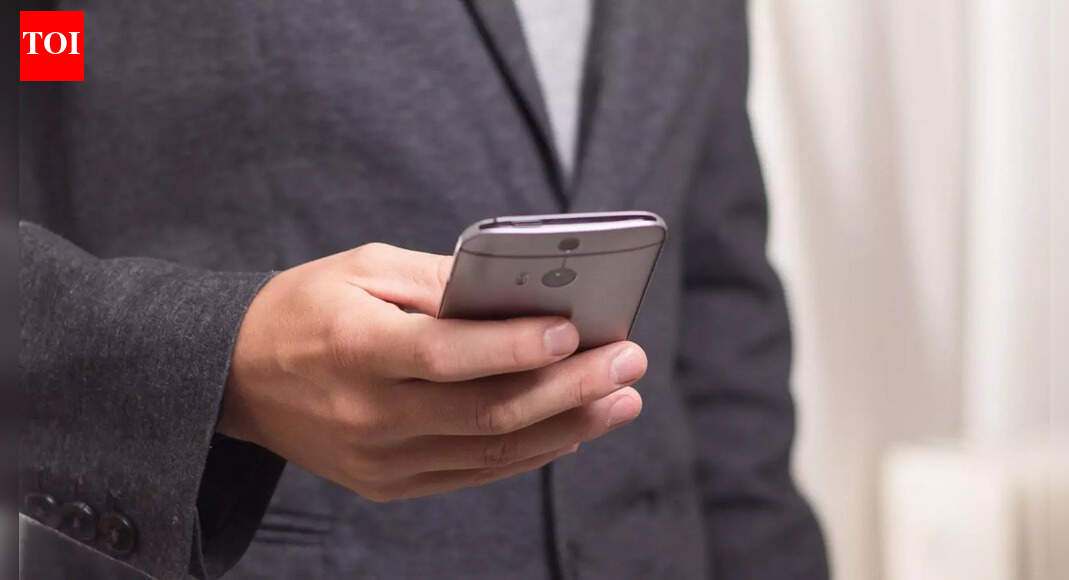 Hack of the day: Stop apps from using your phone’s camera or mic secretly