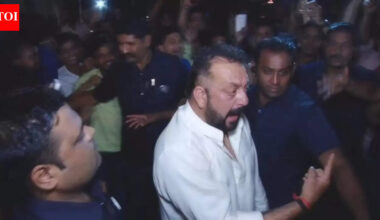 Paparazzo recalls Sanjay Dutt’s equation with photographers, calls him a ‘messiah’: ‘Baba would ask, 'Do you drink?' and then force us to drink with him’ | Hindi Movie News