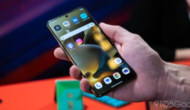 Moto's Signature pairs premium specs with a classy design