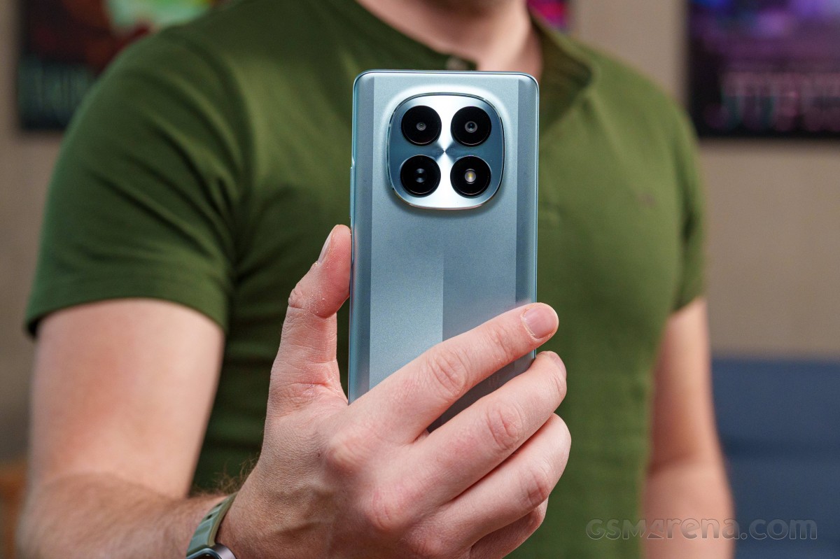 Poco M8 in for review