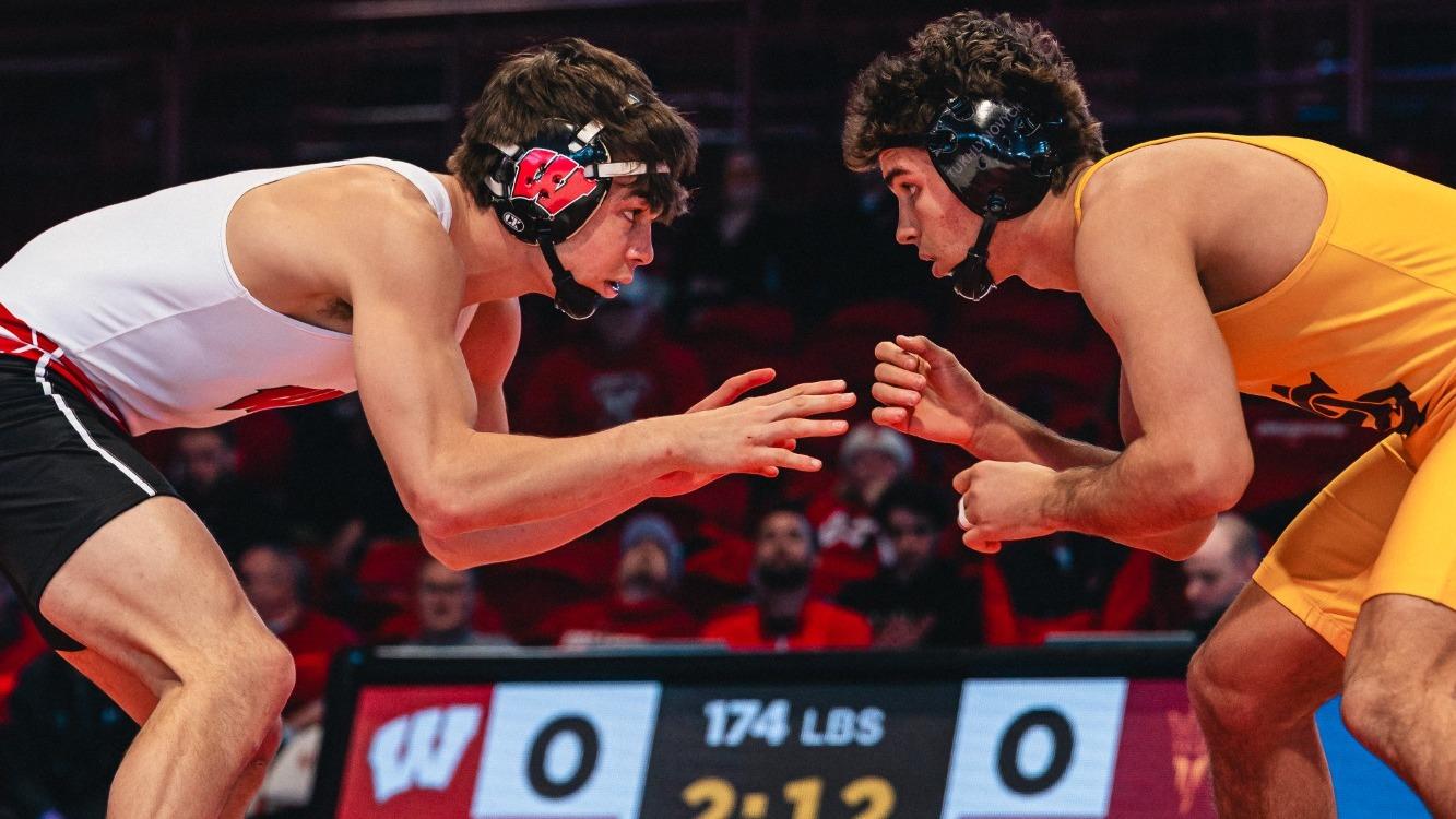 Nicolar Rivera wrestles Arizona State
