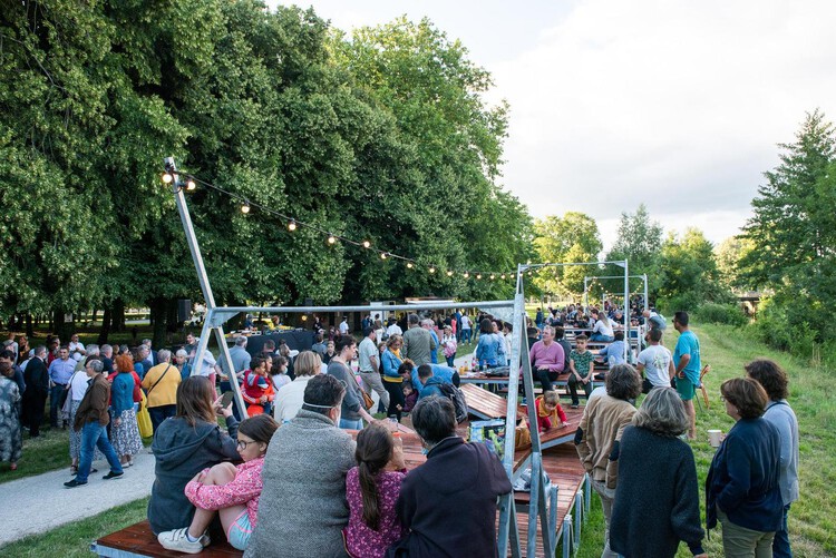 When Eating Becomes Spatial: 14 Projects Built Around Shared Meals - Image 12 of 21