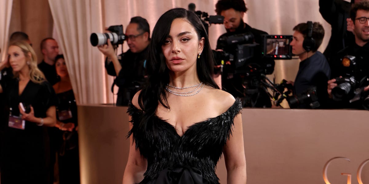 Charli xcx Wears Feather Corset at the 2026 Golden Globes