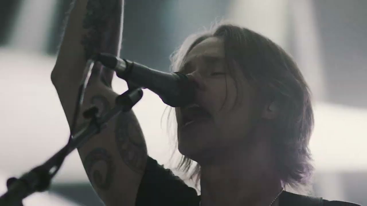 Alter Bridge - Holiday (Official Video) - YouTube