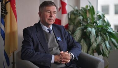 Health minister mulls Ontario pilot that sees some ER patients wait at home