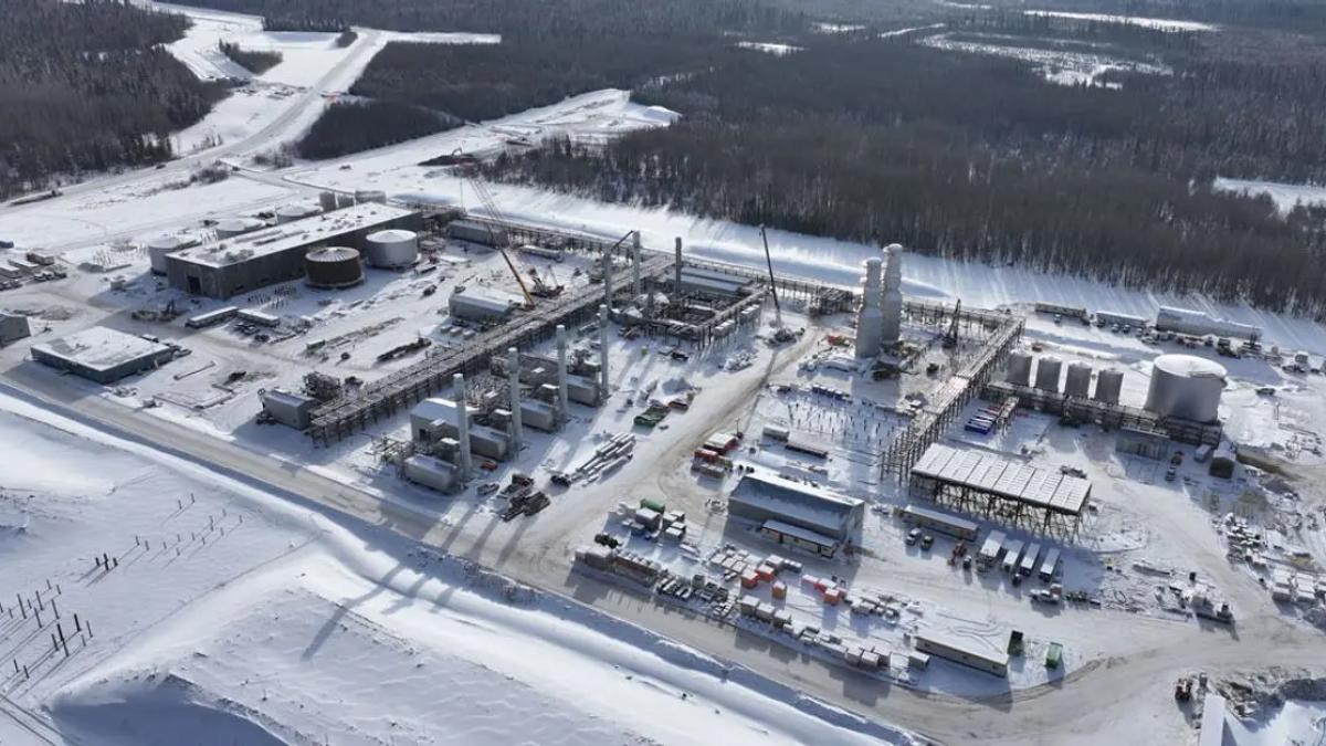 Rare brand-new oil sands project starts operating in Alberta