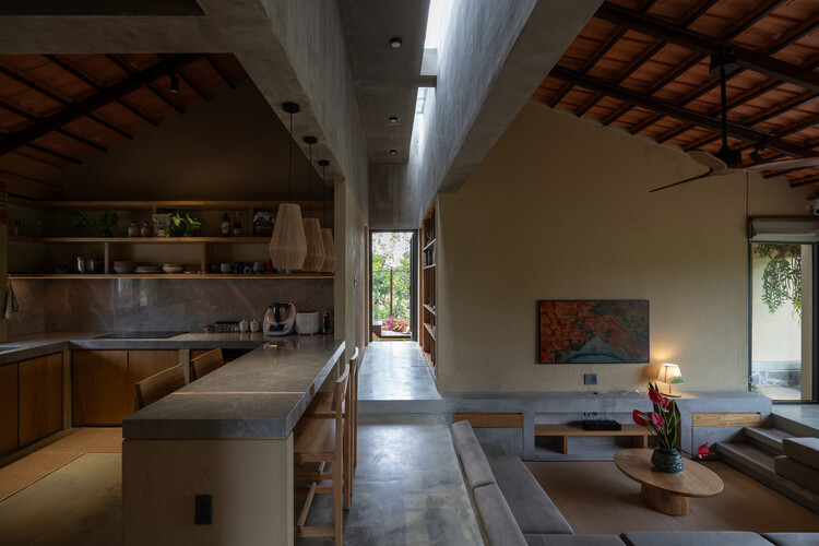 Bao Loc House / Tad.atelier - Interior Photography, Kitchen, Beam